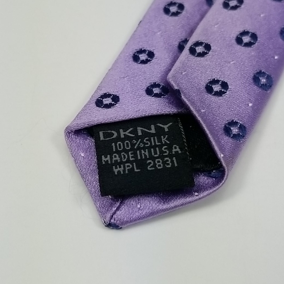 Donna Karen Beautiful 100% Pure Silk Men's Tie - Picture 5 of 6